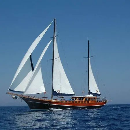 Boat The Umoja Experience Hotel na wodzie *